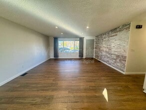 670 NE 22nd St in Gresham, OR - Building Photo - Building Photo