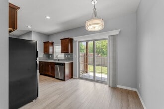 3077 W Cardinal St in Springfield, MO - Building Photo - Building Photo