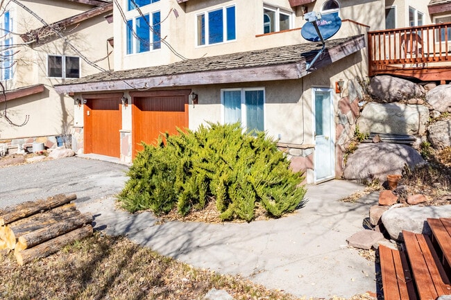 property at 11 Hackamore Rd