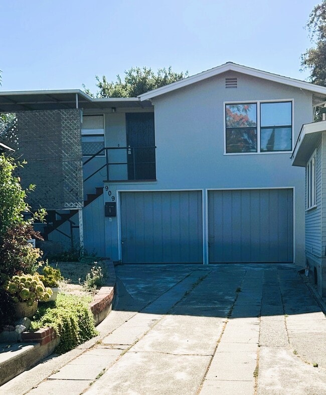 909 E St in Antioch, CA - Building Photo - Building Photo