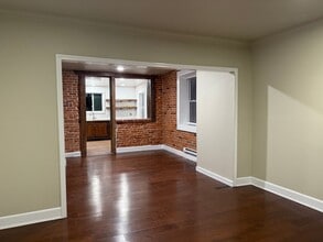 42 N Market St in Ephrata, PA - Building Photo - Building Photo