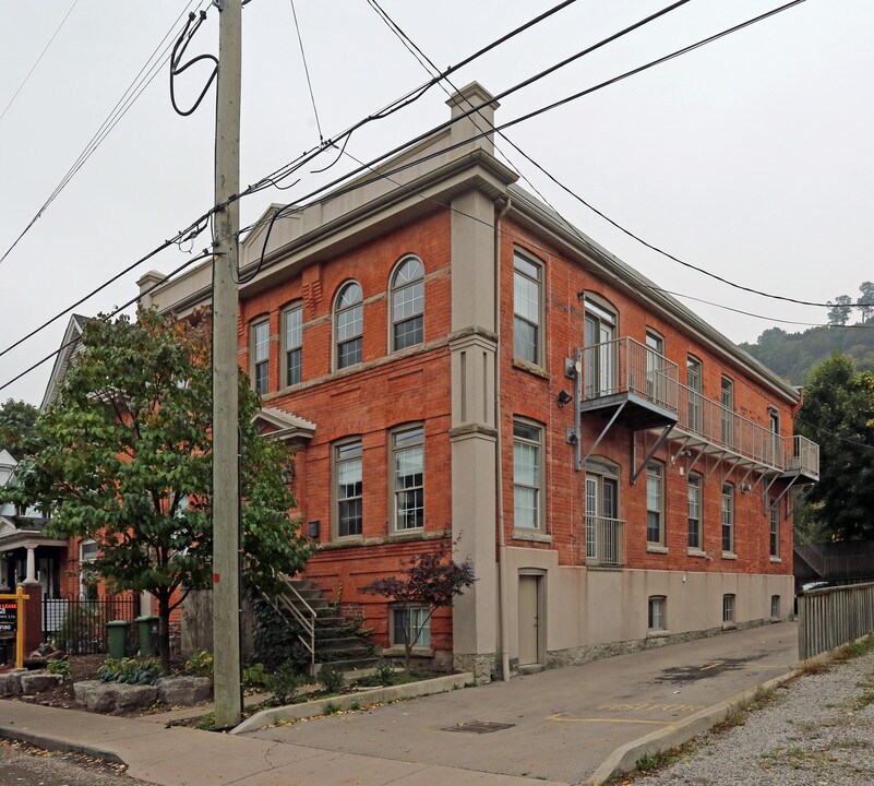 54 Alanson St in Hamilton, ON - Building Photo