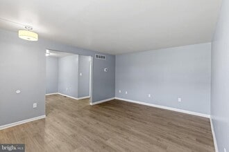 348 Woodlawn Terrace in Collingswood, NJ - Building Photo - Building Photo