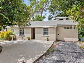 33901 E Lake Joanna Dr in Eustis, FL - Foto de edificio - Building Photo