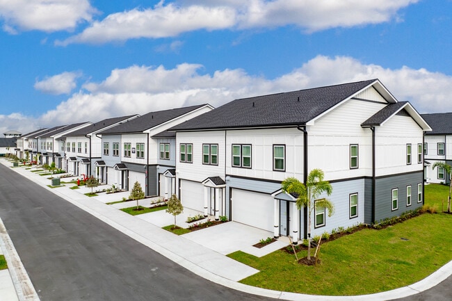Novo Gateway | Apartments and Townhomes