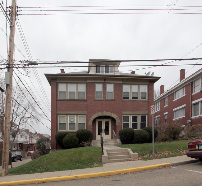 2922 Mattern Ave in Pittsburgh, PA - Foto de edificio - Building Photo