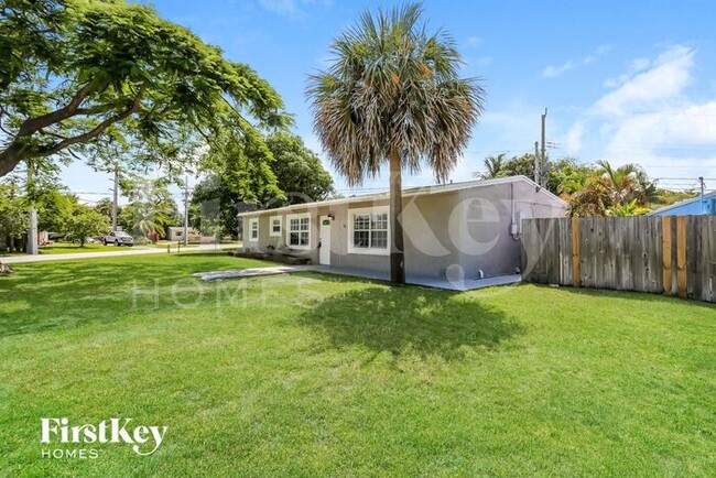 3011 NE 12th Terrace in Pompano Beach, FL - Building Photo - Building Photo