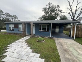 7870 Castlegate Dr in Pensacola, FL - Building Photo