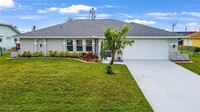 136 SE 5th St in Cape Coral, FL - Foto de edificio - Building Photo