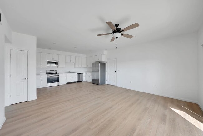 2068 Millennium Wy in Hanford, CA - Building Photo - Building Photo