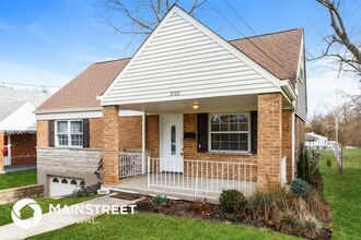 2160 Sylved Ln in Cincinnati, OH - Building Photo - Building Photo