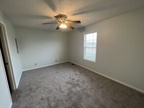 185 Monarch Ln in Clarksville, TN - Building Photo - Building Photo