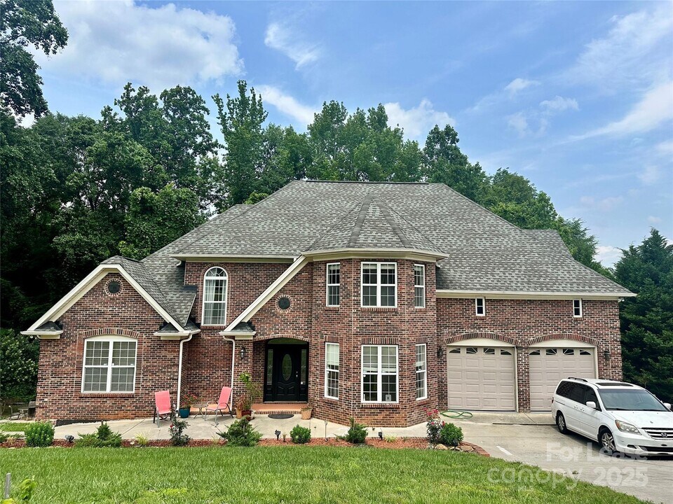 8639 Willhill Rd in Mint Hill, NC - Building Photo