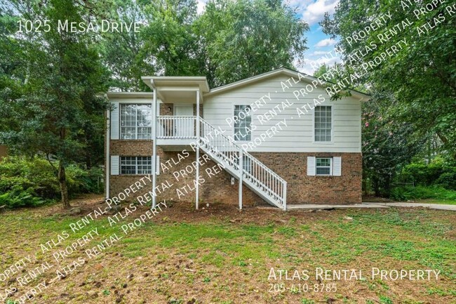 property at 1025 Mesa Dr