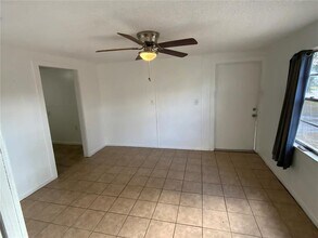 6401 31st St N in St. Petersburg, FL - Building Photo - Building Photo