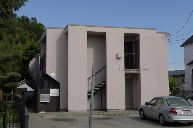 1639 82nd Ave in Oakland, CA - Foto de edificio - Building Photo