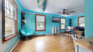 42 Highland Ave in Old Orchard Beach, ME - Building Photo - Building Photo