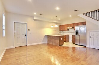 741 9th St, Unit B in Secaucus, NJ - Building Photo - Building Photo