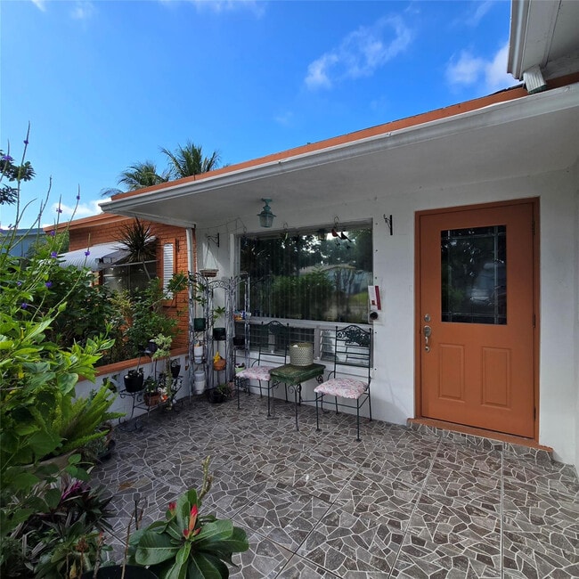 4215 NW 52nd Ave in Lauderdale Lakes, FL - Building Photo - Building Photo