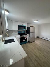 282 Green Ave in Lyndhurst, NJ - Building Photo - Building Photo
