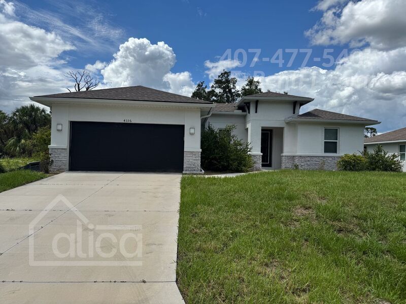 4336 Las Almanos Ave in North Port, FL - Building Photo