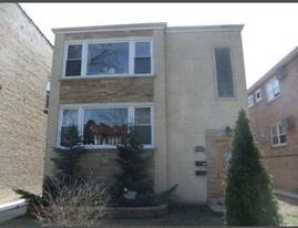 5633 W Dakin St, Unit Apt 1 in Chicago, IL - Building Photo
