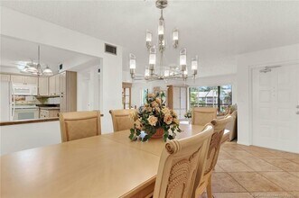 1635 SW Silver Pine Way in Palm City, FL - Foto de edificio - Building Photo