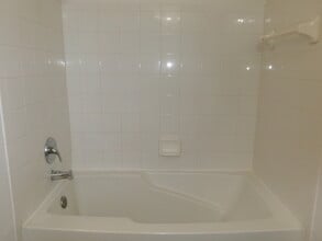 6300 Raleigh St, Unit 104 in Orlando, FL - Foto de edificio - Building Photo