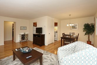 Milford Beach Apartments in Milford, CT - Building Photo - Interior Photo