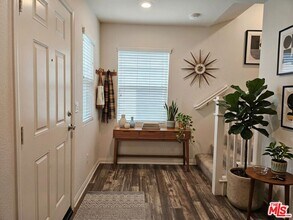 7256 Cherry Ln in Los Angeles, CA - Building Photo - Building Photo