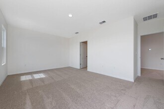 1296 Cascades Ave in Davenport, FL - Building Photo - Building Photo