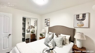 55 Crawford Dr in Brampton, ON - Building Photo - Building Photo