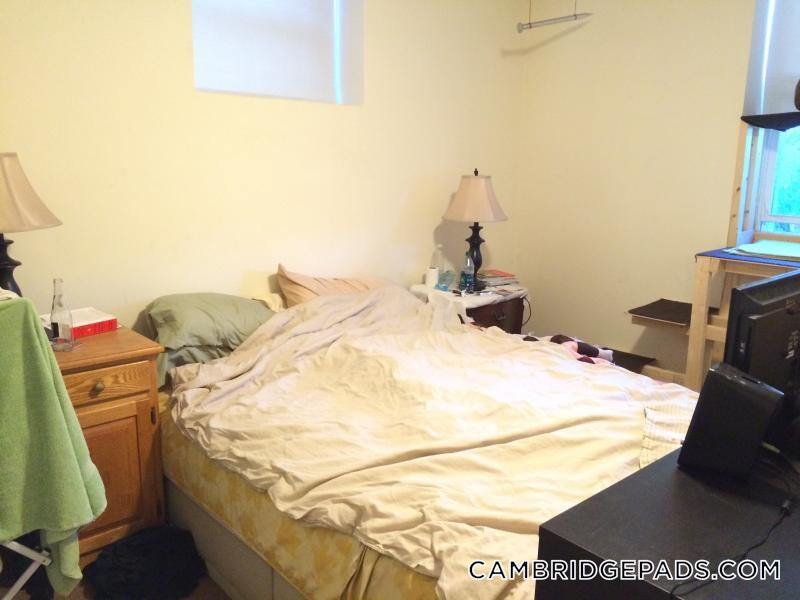 1622 Massachusetts Ave in Cambridge, MA - Building Photo