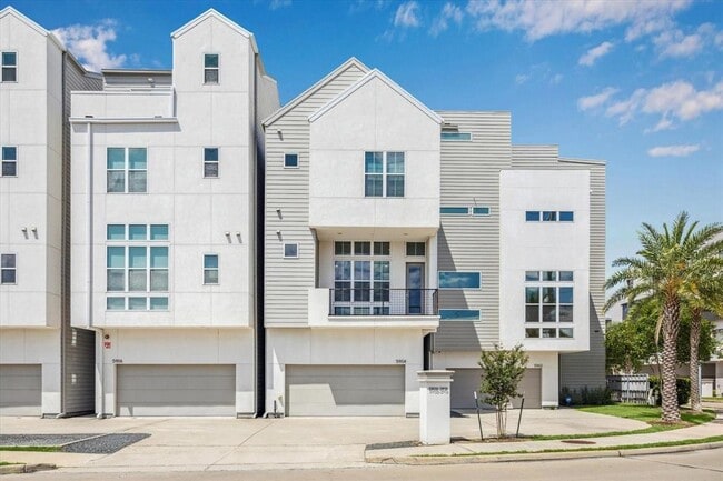 property at 5904 E Post Oak Ln