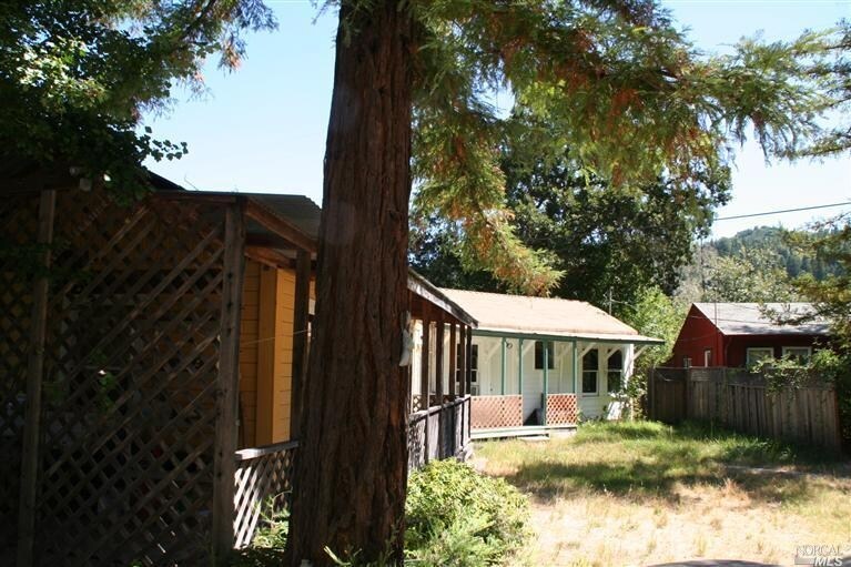 8734 Mill Creek Rd in Healdsburg, CA - Building Photo