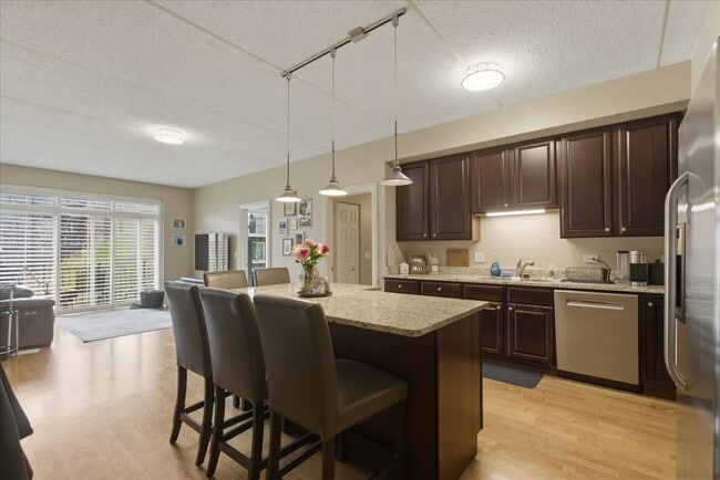 1670 Mill St in Des Plaines, IL - Building Photo - Building Photo