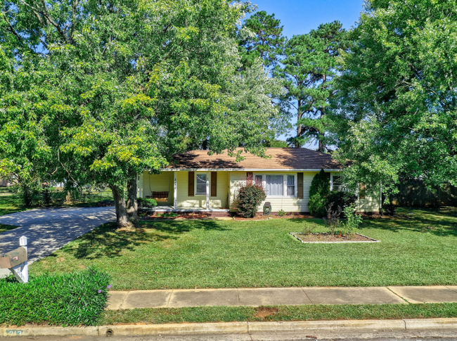 property at 2131 Franklin St
