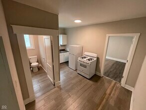 129 W Hendricks St in Shelbyville, IN - Building Photo - Building Photo