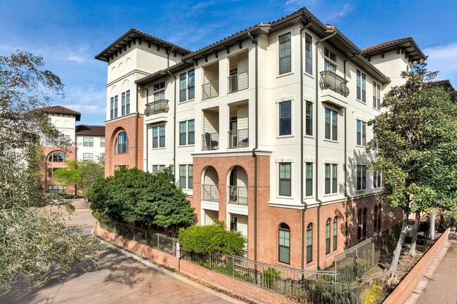Braeswood Place in Houston, TX - Foto de edificio - Building Photo