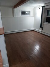 83 Locust St, Unit First floor in Burlington, MA - Foto de edificio - Building Photo