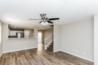 10441 Sweet Juliet St in Las Vegas, NV - Building Photo - Building Photo