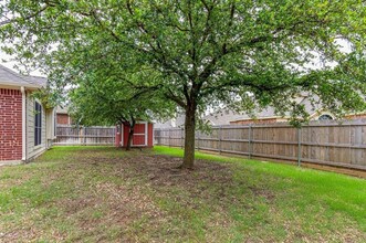 3800 Cedar Falls Dr in Fort Worth, TX - Building Photo - Building Photo