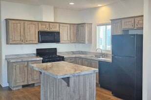 5510 Clark Rd in Paradise, CA - Building Photo