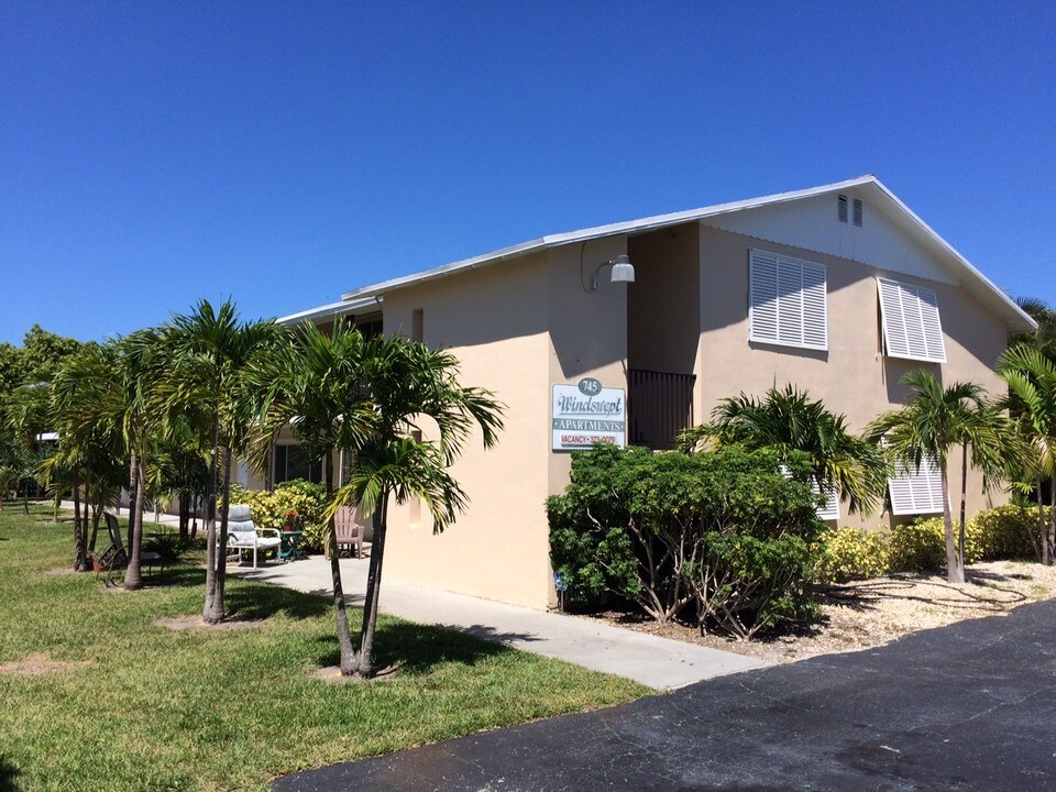 Windswept Apartments in North Palm Beach, FL - Building Photo