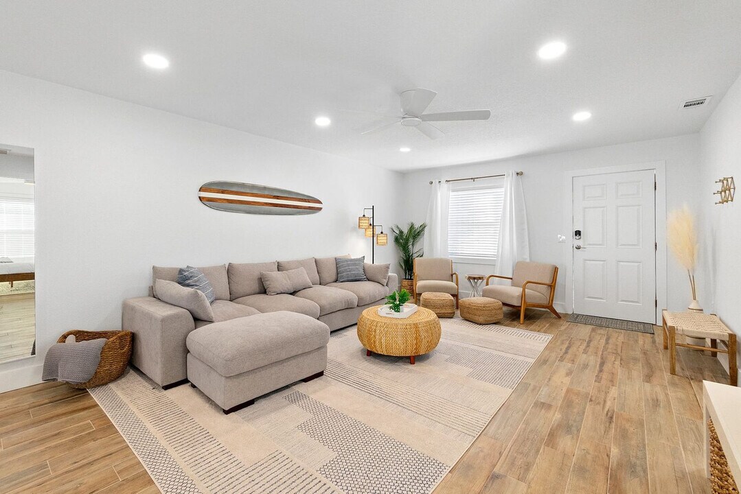 106 11th St in St. Augustine, FL - Building Photo