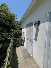 318 S Chevy Chase Dr, Unit upstairs in Glendale, CA - Foto de edificio - Building Photo