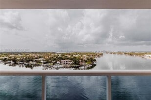 6770 Indian Creek Dr in Miami, FL - Building Photo