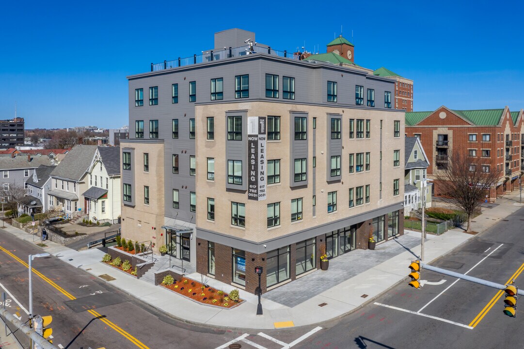 Everett St. Apartments in Allston, MA - Foto de edificio