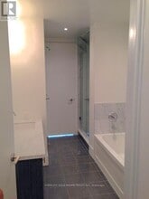 39 Queens Quay E in Toronto, ON - Building Photo - Building Photo