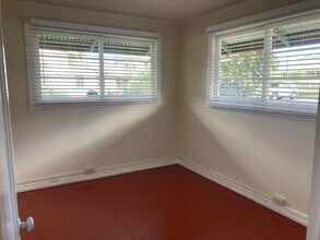 10 Ululani St in Hilo, HI - Building Photo - Building Photo